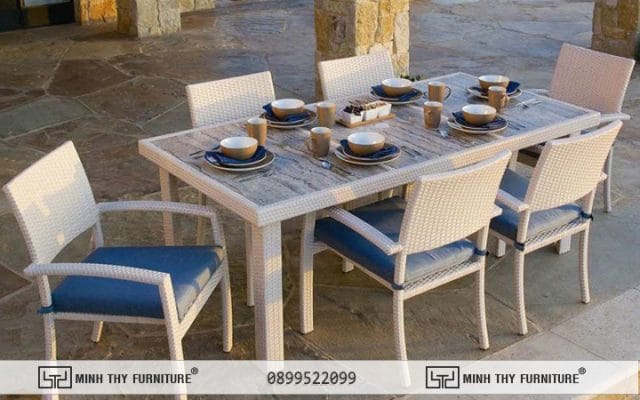 vi sao nen chon ban ghe cafe nhua gia may san vuon