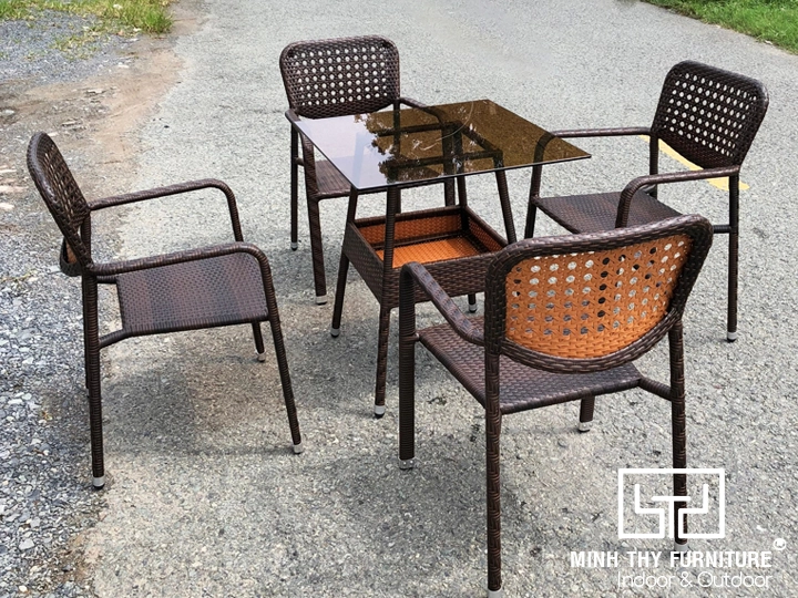 Bàn ghế mây nhựa quán cafe sân vườn